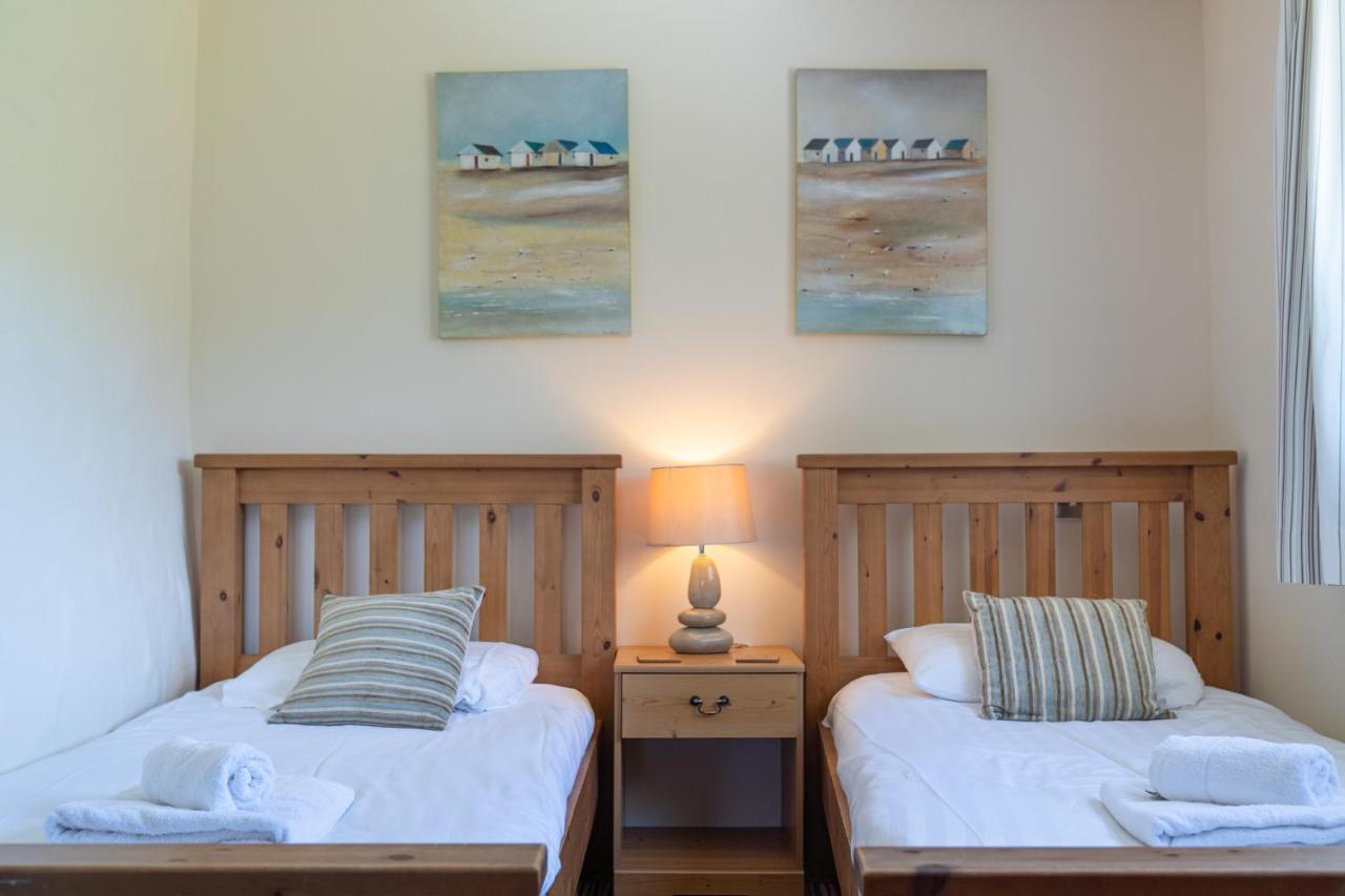 Wrth Y Nant Villa Saint Ishmaels  Buitenkant foto